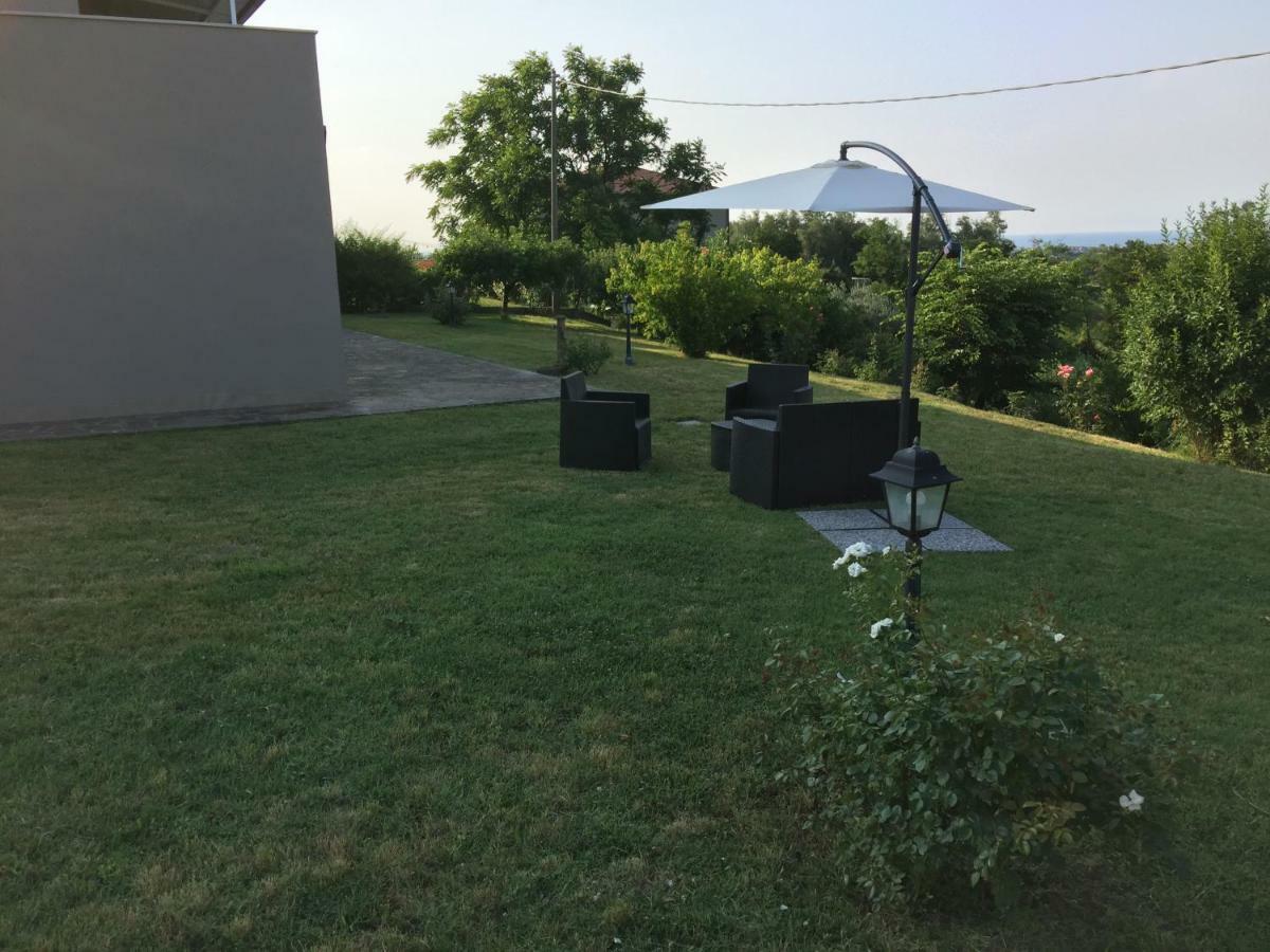 Villetta Le Rose Тавулия Екстериор снимка